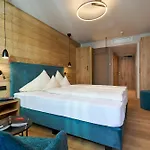 Hotel Stern 3*