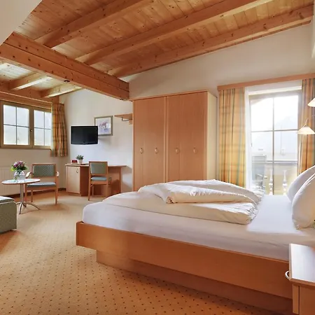 Hotel Stern 3*
